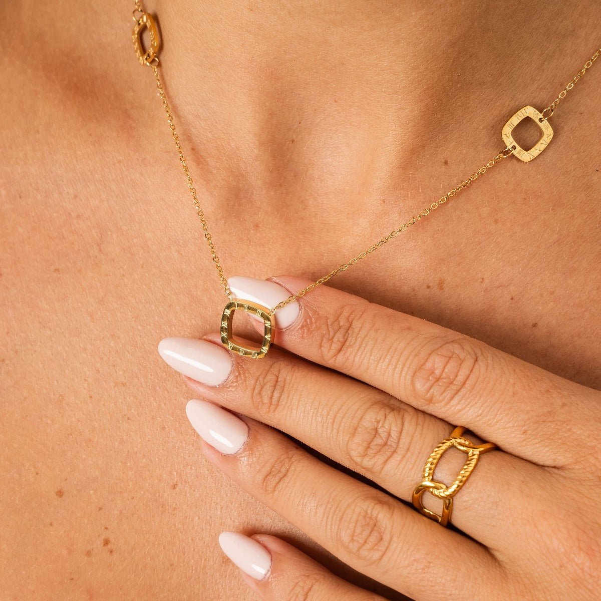 Adjustable Link Ring Plated in 18k Gold