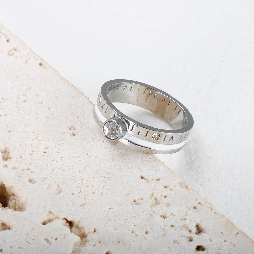 Queen Ring with Crystal Stone - Silver