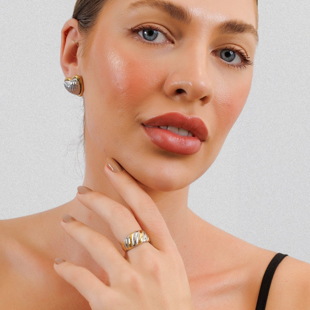 Adjustable Twist Ring with a Mix of Gold and Silver Plating