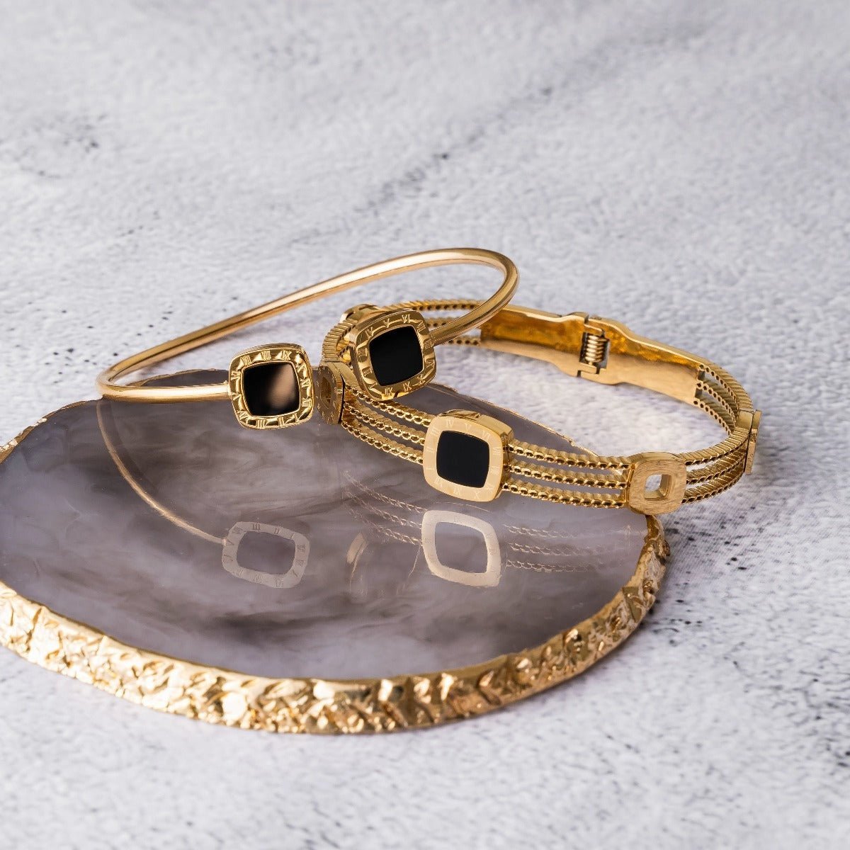 Onyx Summer Bracelet Plated in 18k Gold