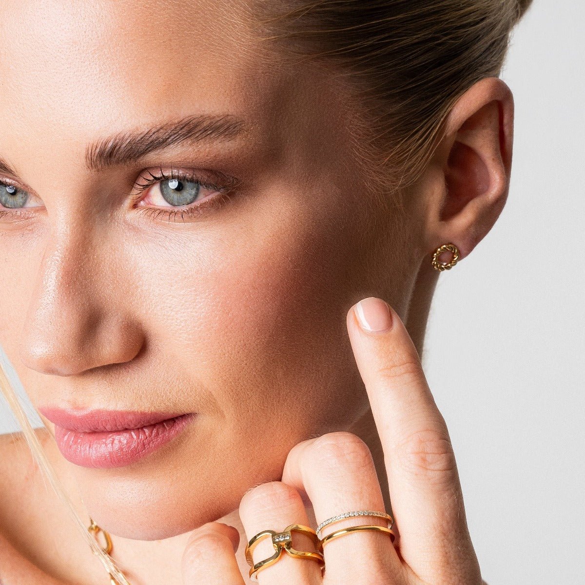 Twist Earrings Plated in 18k Gold