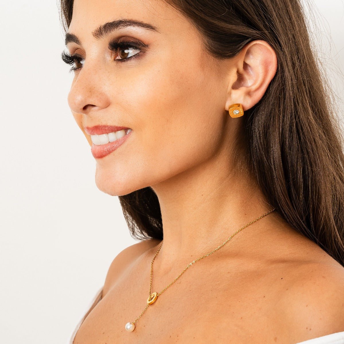 Splendor Earrings Plated in 18k Gold