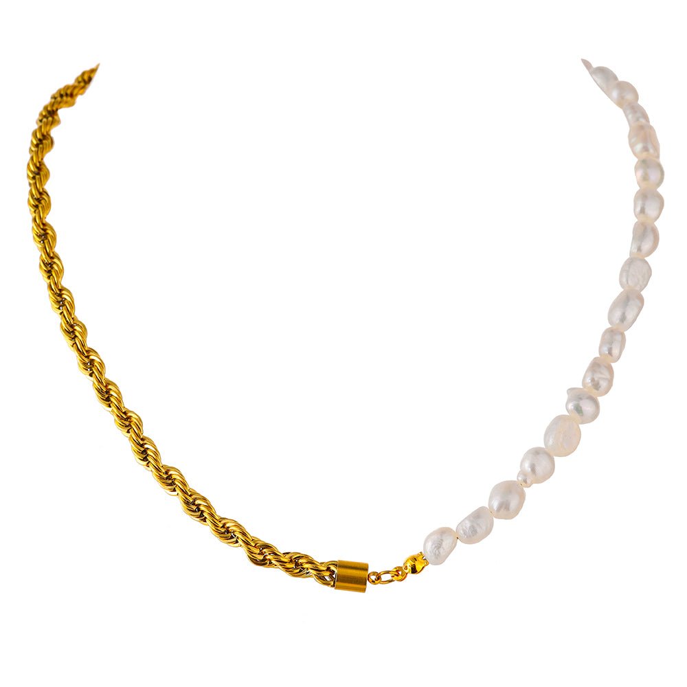 Brazilian-style necklace with pearls, 18k gold plated.