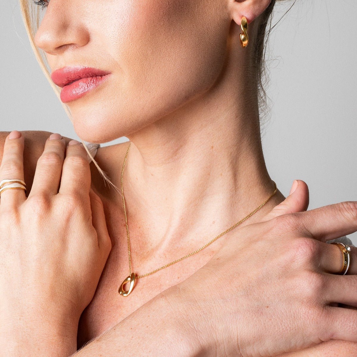 18k Gold Plated Link Pendant Necklace