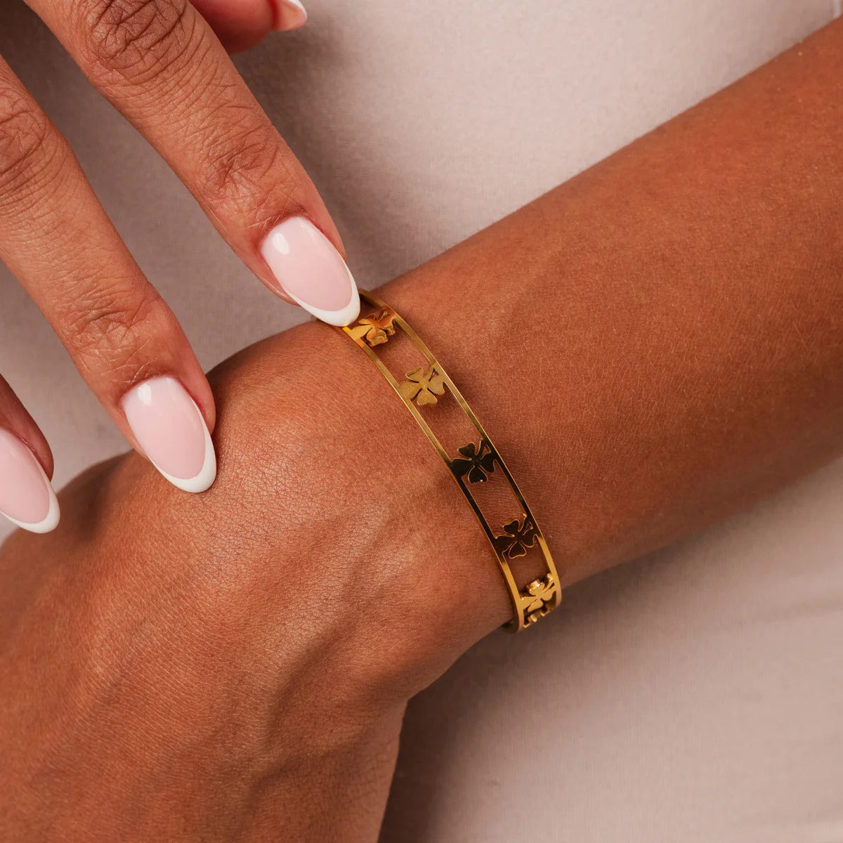 Openwork Clover Bracelet Plated in 18K Gold